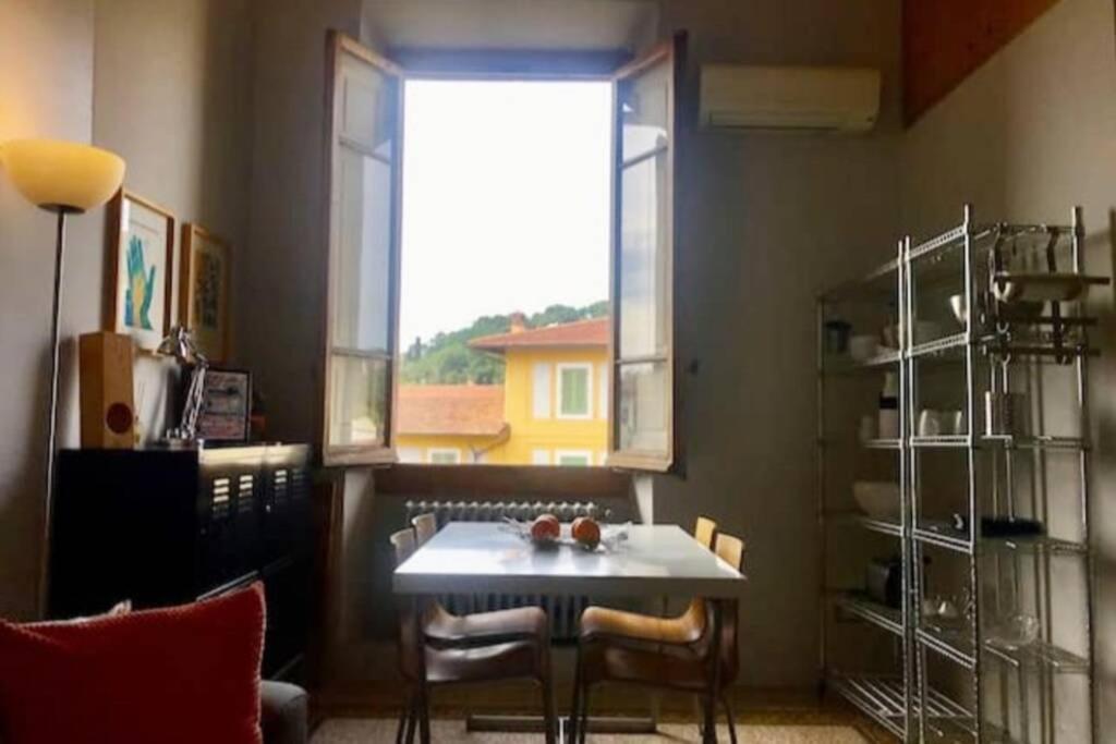 Sunny Top Floor In San Frediano Флоренция Екстериор снимка