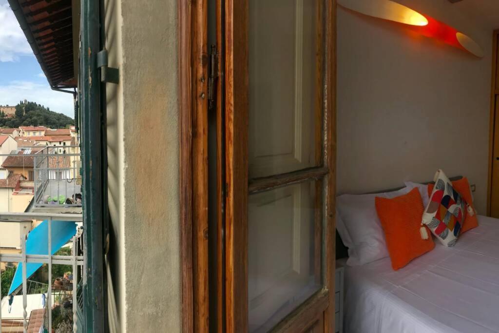 Sunny Top Floor In San Frediano Флоренция Екстериор снимка