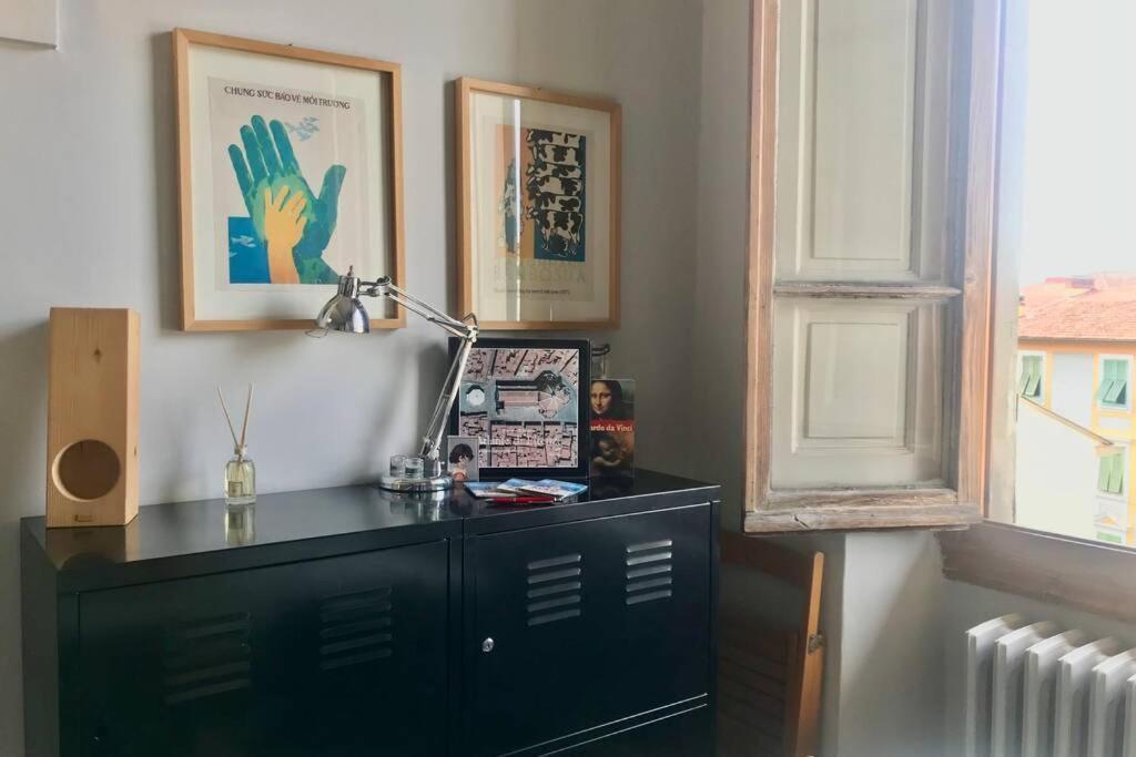 Sunny Top Floor In San Frediano Флоренция Екстериор снимка